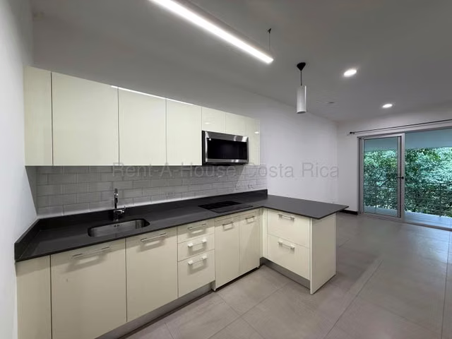 Alquiler de Moderno Apartamento Tipo Estudio en Condominio Urban Flats, Santa Ana.  - Imagen 3