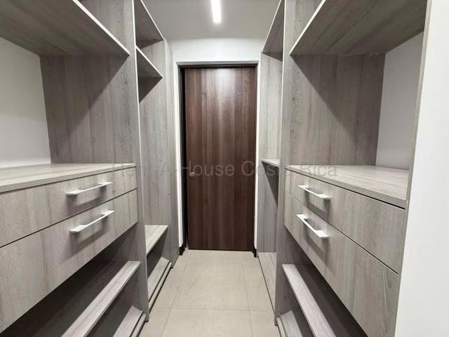 Alquiler de Moderno Apartamento Tipo Estudio en Condominio Urban Flats, Santa Ana.  - Imagen 4