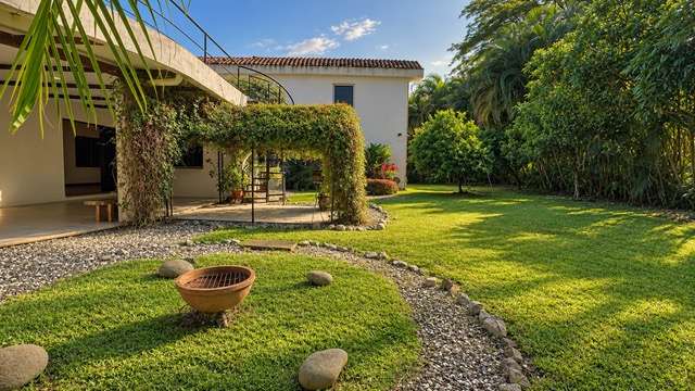 Casa Estilo Toscano en Venta en Hacienda Los Reyes | 4 Habitaciones, 1.200 m² de Terreno - Imagen 12