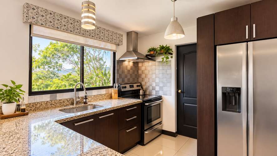 Se vende para inversión condominio en Torres del Sol, La Unión, Tres Ríos. 