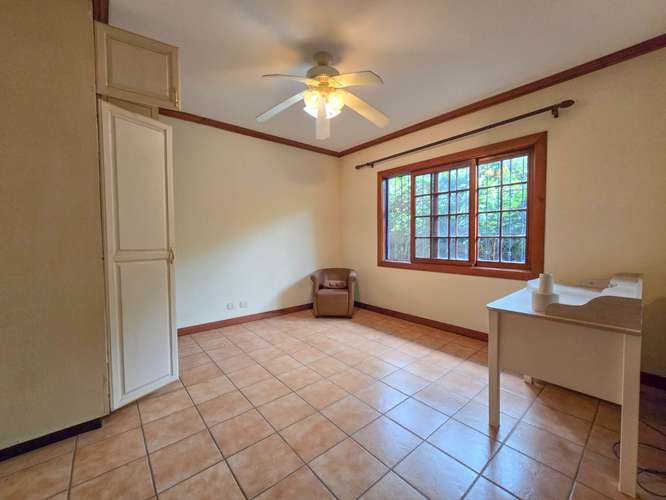 PROPIEDAD DE 3 CASAS DE UNA SOLA PLANTA CON 2.742 M2 DE LOTE EN SANTA ANA PIEDADES - Imagen 9