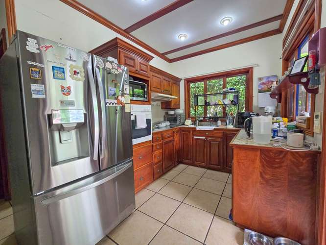 PROPIEDAD DE 3 CASAS DE UNA SOLA PLANTA CON 2.742 M2 DE LOTE EN SANTA ANA PIEDADES - Imagen 19