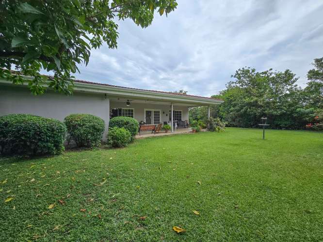 PROPIEDAD DE 3 CASAS DE UNA SOLA PLANTA CON 2.742 M2 DE LOTE EN SANTA ANA PIEDADES - Imagen 1