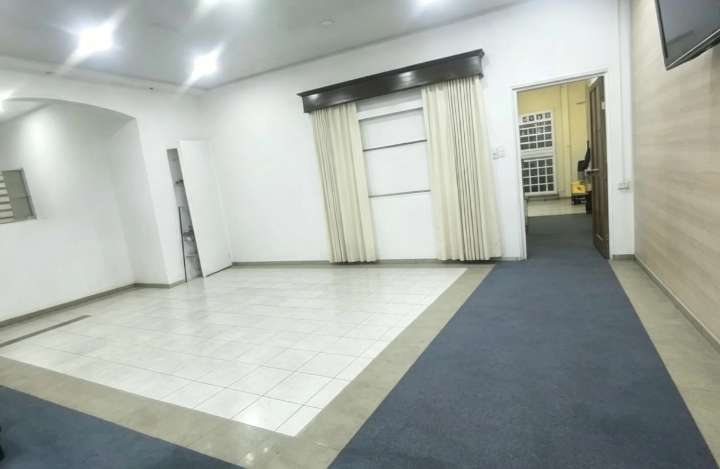 Quieres llamar la atencion colocando tu negocio en un excelente punto comercial !! - Imagen 4