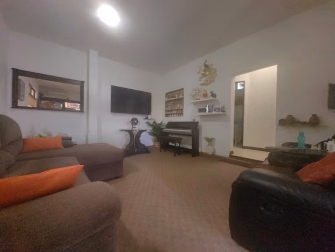 Casa independiente en Escazú Guachipelín con seguridad 24/7, 5 habitaciones y 6 estacionamientos - Imagen 15