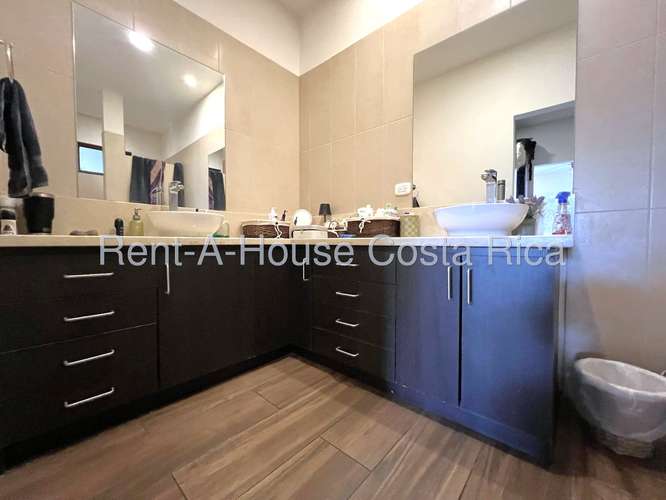 VENTA CASA MODERNA DE 1 PLANTA EN PIEDADES DE SANTA ANA | ESTUDIO MUSICAL INDEPENDIENTE | 640 m² DE LOTE | DOBLE ALTURA  - Imagen 10