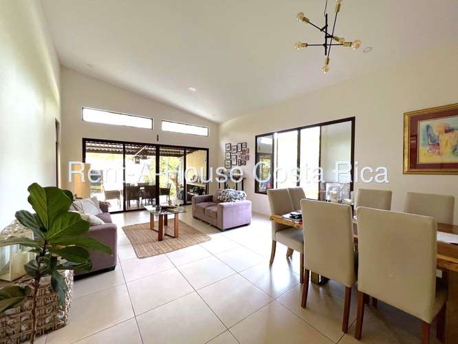 VENTA CASA MODERNA DE 1 PLANTA EN PIEDADES DE SANTA ANA | ESTUDIO MUSICAL INDEPENDIENTE | 640 m² DE LOTE | DOBLE ALTURA  - Imagen 3