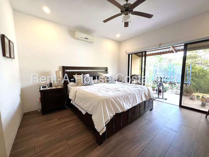 VENTA CASA MODERNA DE 1 PLANTA EN PIEDADES DE SANTA ANA | ESTUDIO MUSICAL INDEPENDIENTE | 640 m² DE LOTE | DOBLE ALTURA  - Imagen 8