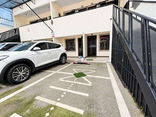 Alquiler de Apartaestudios · San José, Apartamentos · 1 hab · 45 m² - Imagen 2