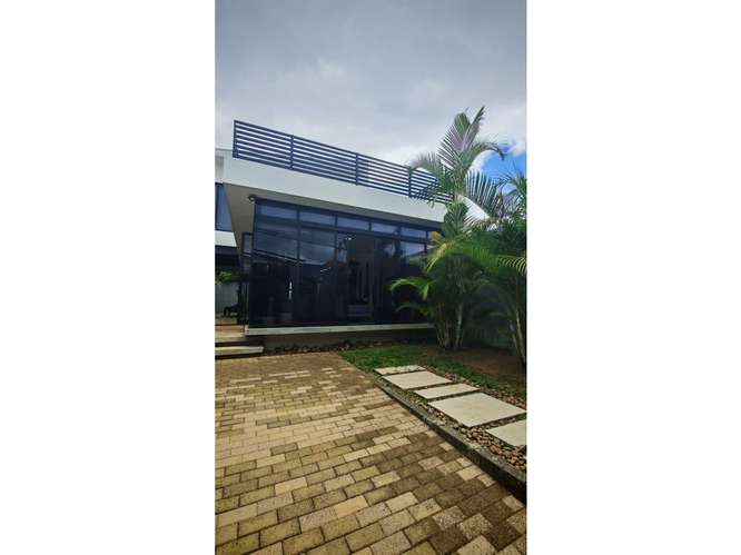 Venta de casa en Curridabat en residencial privado - Imagen 2