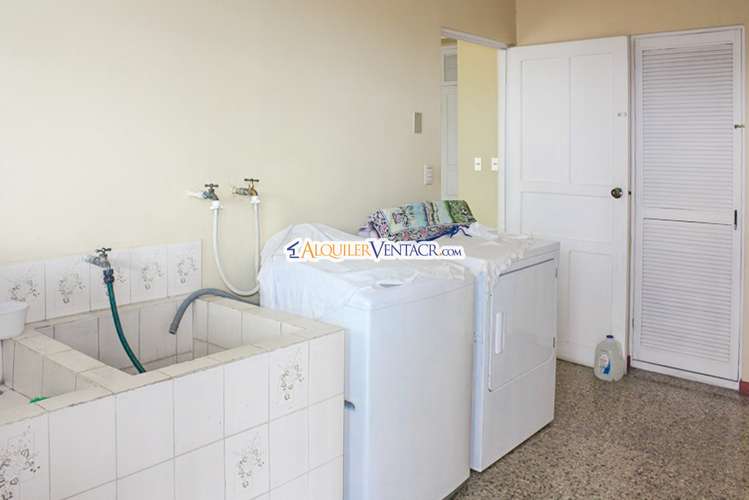 CASA DE 560 M2 Y 778 M2 LOTE X HUMBOLDT Y EMBAJADA AMERICANA PAVAS - Imagen 11