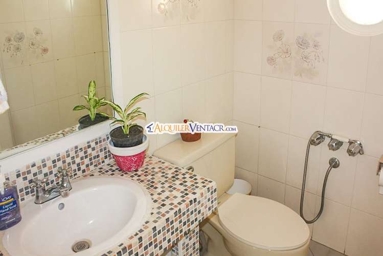 CASA DE 560 M2 Y 778 M2 LOTE X HUMBOLDT Y EMBAJADA AMERICANA PAVAS - Imagen 9