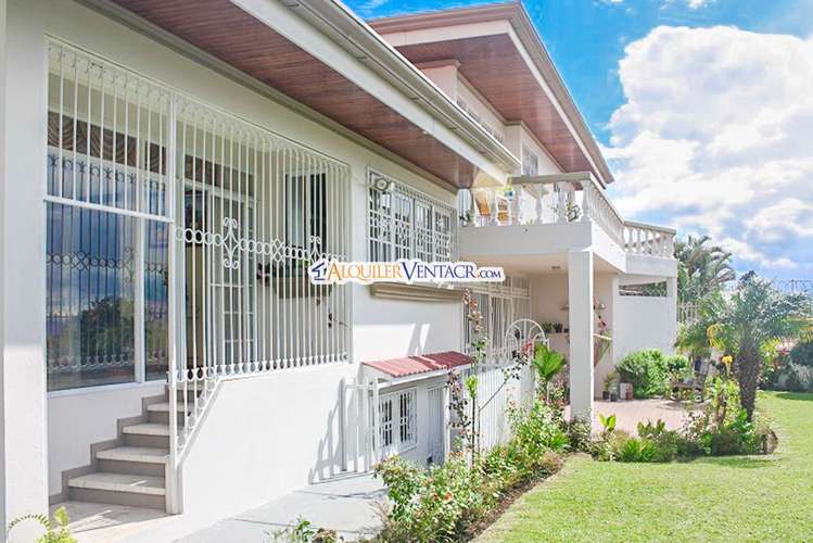 CASA DE 560 M2 Y 778 M2 LOTE X HUMBOLDT Y EMBAJADA AMERICANA PAVAS - Imagen 3