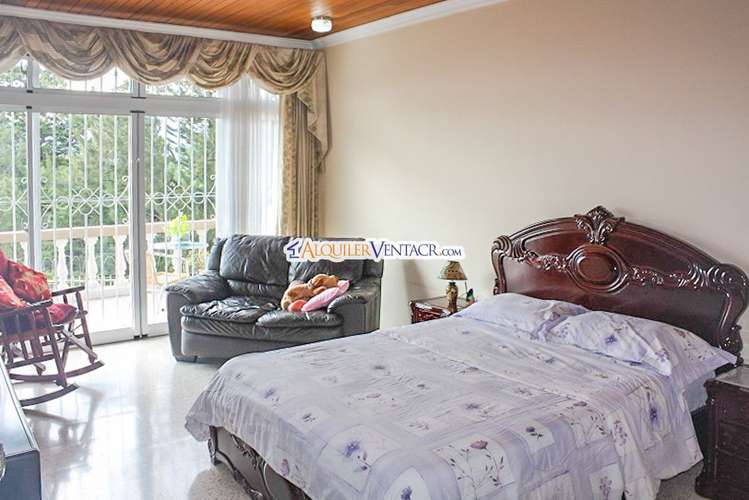 CASA DE 560 M2 Y 778 M2 LOTE X HUMBOLDT Y EMBAJADA AMERICANA PAVAS - Imagen 12