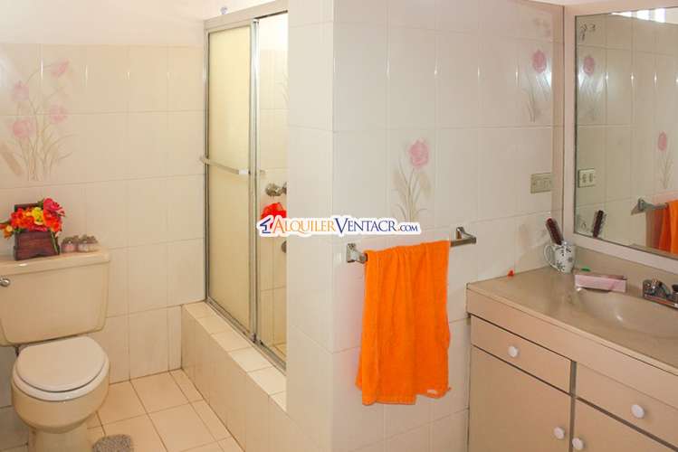 CASA DE 560 M2 Y 778 M2 LOTE X HUMBOLDT Y EMBAJADA AMERICANA PAVAS - Imagen 18