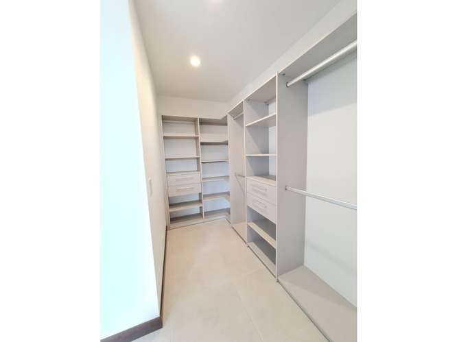 Venta de apartamento en Guachipelín a estrenar con linda vista - Imagen 5