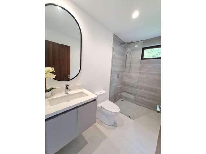 Venta de apartamento en Guachipelín a estrenar con linda vista - Imagen 8