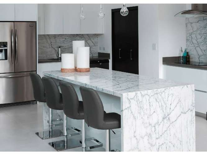 Elegante apartamento en Santa Ana - Imagen 2