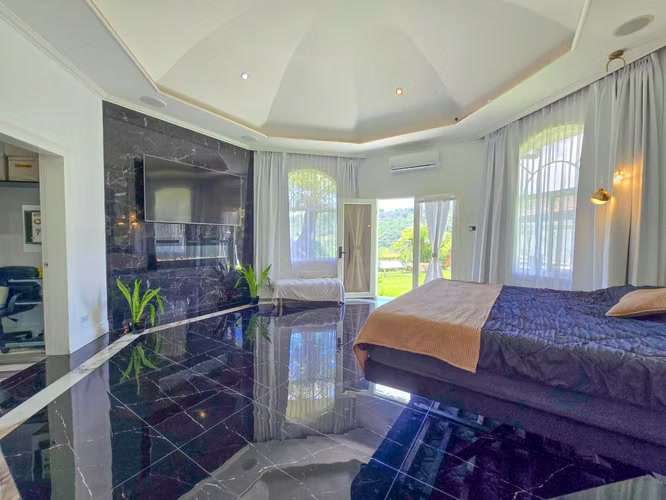 Lujosa Casa con Piscina Privada y Espectaculares Vistas / Piedades Santa Ana / 5 Habit. / 605 m² - Imagen 16