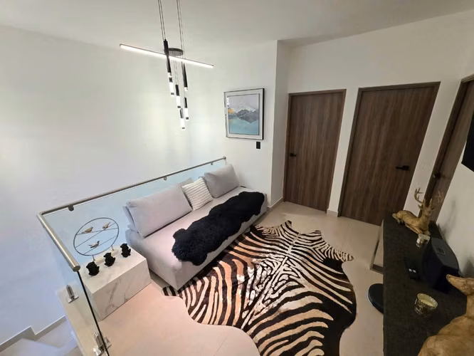 Alquiler en Condominio en Guachipelín, Escazú - Casa de 2 niveles - Imagen 8