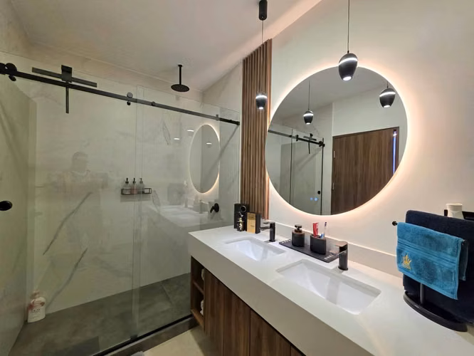 Alquiler en Condominio en Guachipelín, Escazú - Casa de 2 niveles - Imagen 14