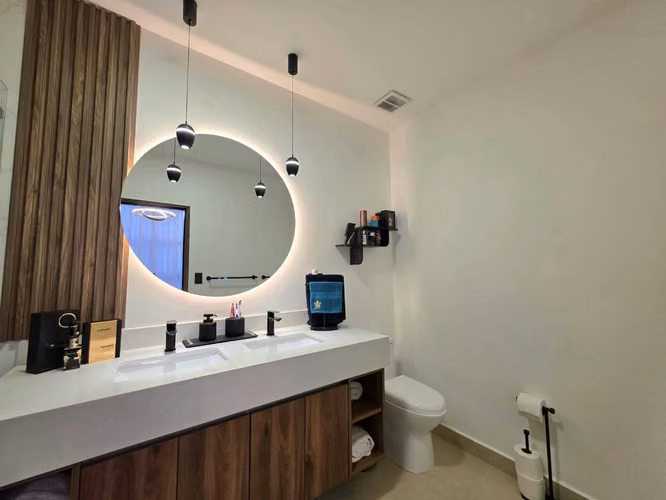 Alquiler en Condominio en Guachipelín, Escazú - Casa de 2 niveles - Imagen 13