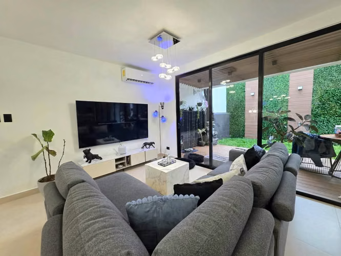 Alquiler en Condominio en Guachipelín, Escazú - Casa de 2 niveles - Imagen 7