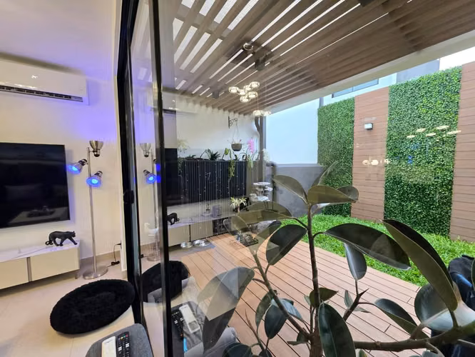 Alquiler en Condominio en Guachipelín, Escazú - Casa de 2 niveles - Imagen 15