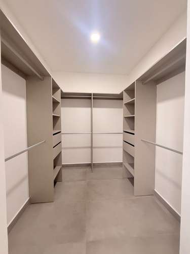 Alquiler en Condominio en Guachipelín, Escazú - Casa de 2 niveles
