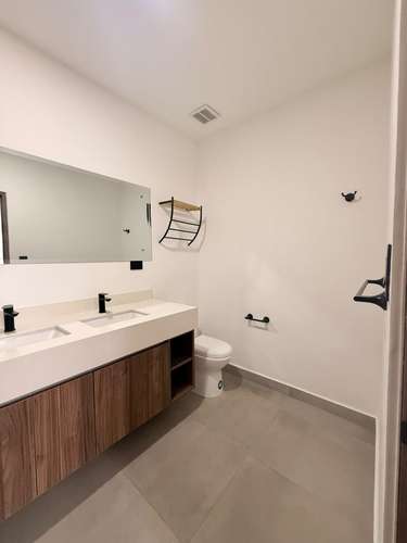 Alquiler en Condominio en Guachipelín, Escazú - Casa de 2 niveles