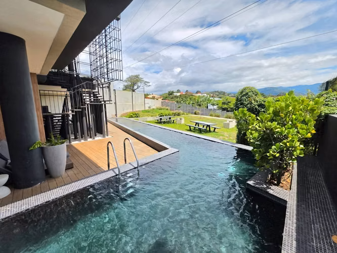 Venta de Casa en Guachipelín Escazú - De 3 niveles en Condominio - Imagen 15