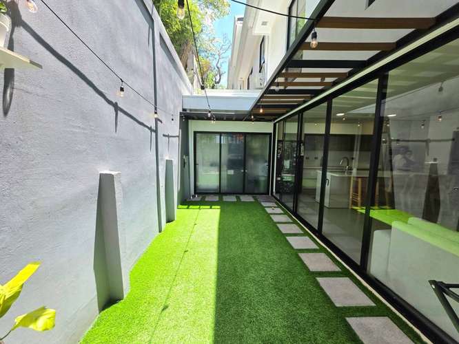House for Sale in Guachipelín, Escazú – 2-Level Home in a Gated Community - Imagen 2