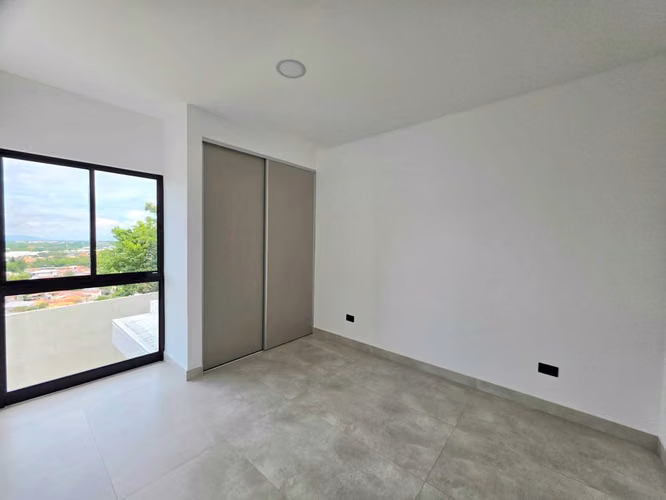 Venta de Casa en Guachipelín Escazú - De 3 niveles en Condominio - Imagen 6