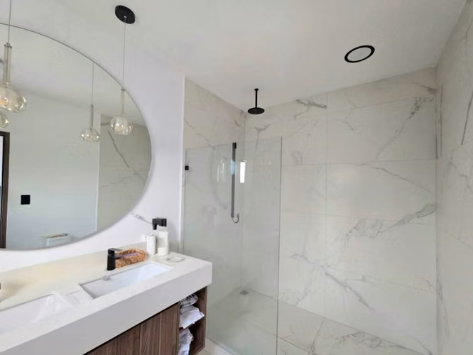 Venta de Casa en Guachipelín Escazú - De 3 niveles en Condominio - Imagen 8