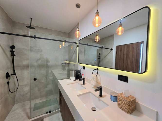 House for Sale in Guachipelín, Escazú – 2-Level Home in a Gated Community - Imagen 10