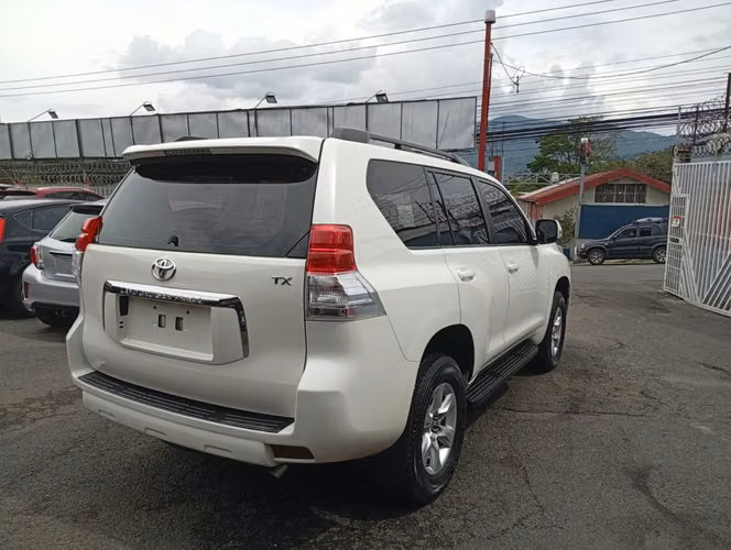 Toyota land cruiser prado 