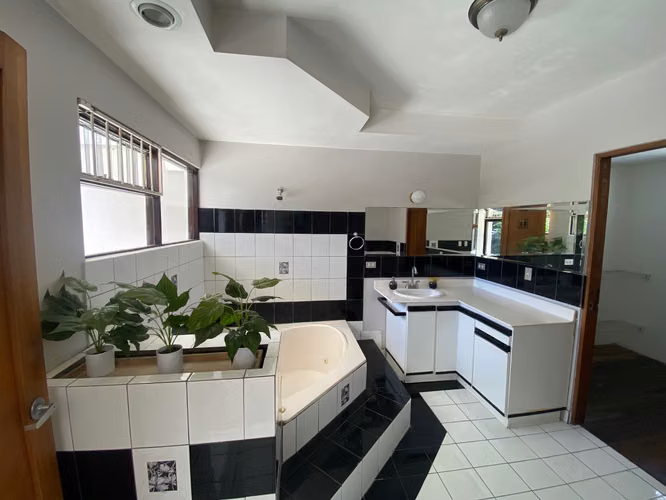 CASA CON USO MIXTO GRANADILLA  - Imagen 11