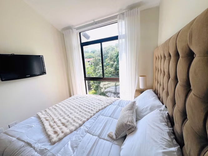  VENTA APARTAMENTO CON VISTA AL LAGO CON AMENIDADES DE COUNTRY CLUB - Imagen 8