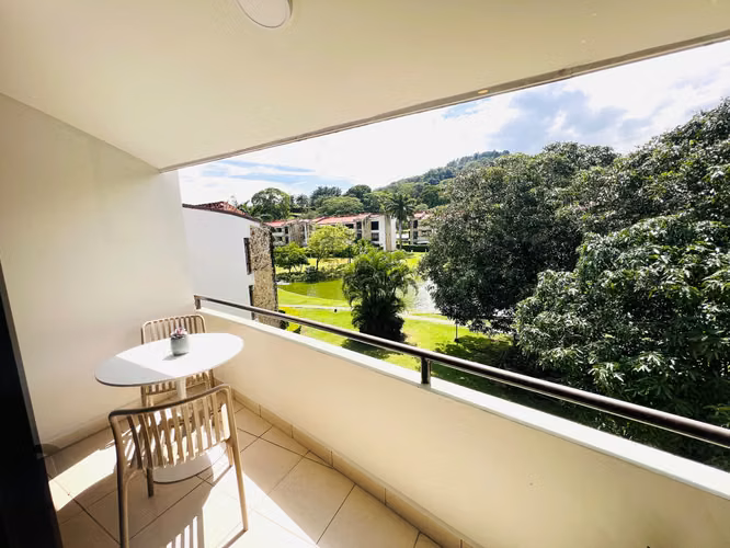  VENTA APARTAMENTO CON VISTA AL LAGO CON AMENIDADES DE COUNTRY CLUB - Imagen 6