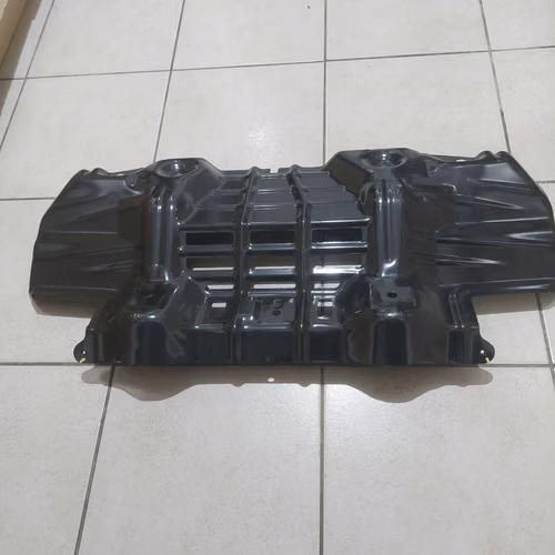Cubierta inferior de motor.