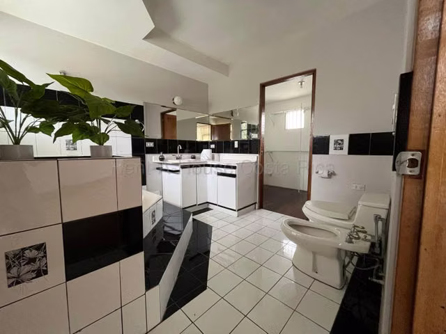 PRECIOSA QUINTA EN CURRIDABAT - Imagen 8