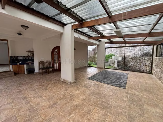 PRECIOSA QUINTA EN CURRIDABAT - Imagen 2