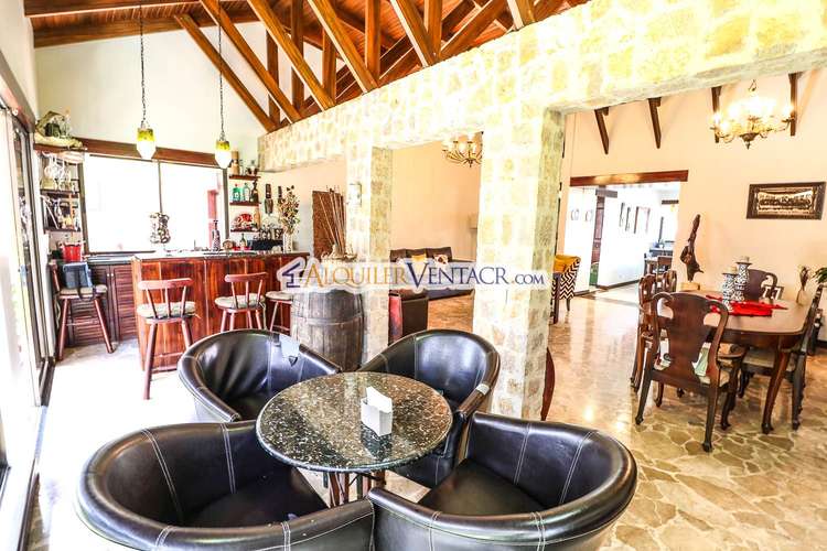 CASA DE UN NIVEL CON 600 M2 LOTE EN TREJOS MONTEALEGRE ESCAZU - Imagen 5