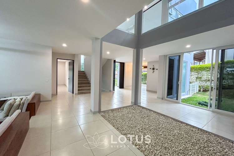 Casa en Venta en Colinas de Montealegre, Curridabat — 4 hab., como nueva, Cód. AJ058 - Imagen 4