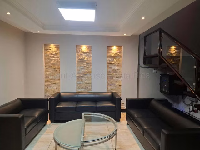 DOS CASAS PRECIOSAS EN SAN RAMON LA UNION CARTAGO