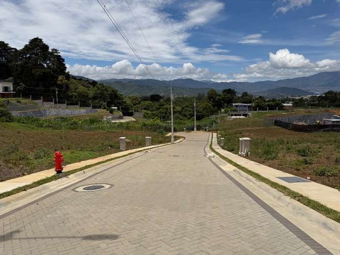 Venta de lote en Condominio Hacienda Peraz, Tres Ríos. - Imagen 9