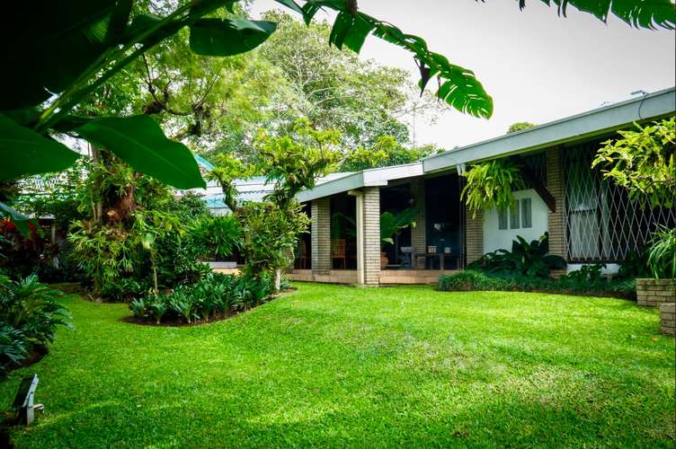 Se vende propiedad con casa en los Yoses Sur San José  - Imagen 16