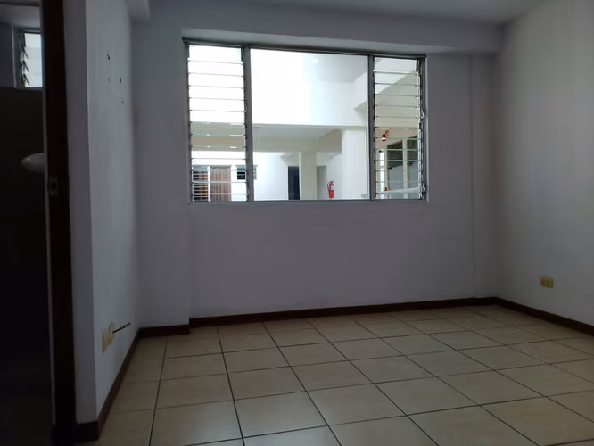 ALQUILER DE ACOGEDOR APARTAMENTO EN CONDOMINIO EN SAN JOSE CENTRO/ NO COCHERA/ - Imagen 9