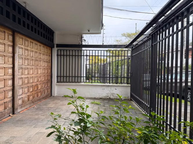 Casa en Venta enSan Pedro con Uso de Suelo Mixto – Amplio Parqueo y Jardín - Imagen 3