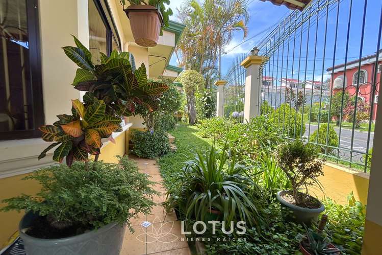 Casa en Venta en Curridabat — una planta, uso de suelo mixto, Cód. AJ065 - Imagen 5
